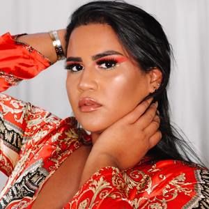 Meet your Posher, Gabriela